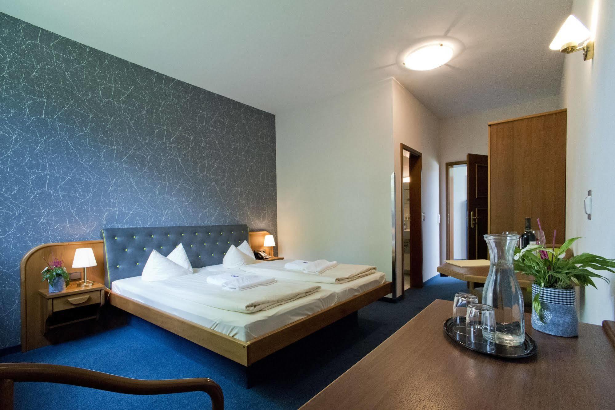 Rennsteighotel Herrnberger Hof Neuhaus am Rennweg Luaran gambar